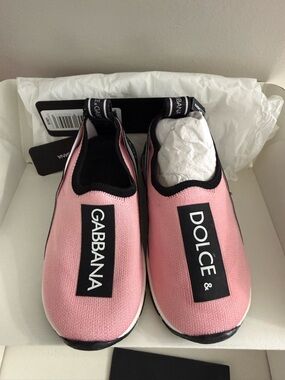 Dolce & Gabbana Kids Pink and Black Slip-On Logo Sneaker. UK 23